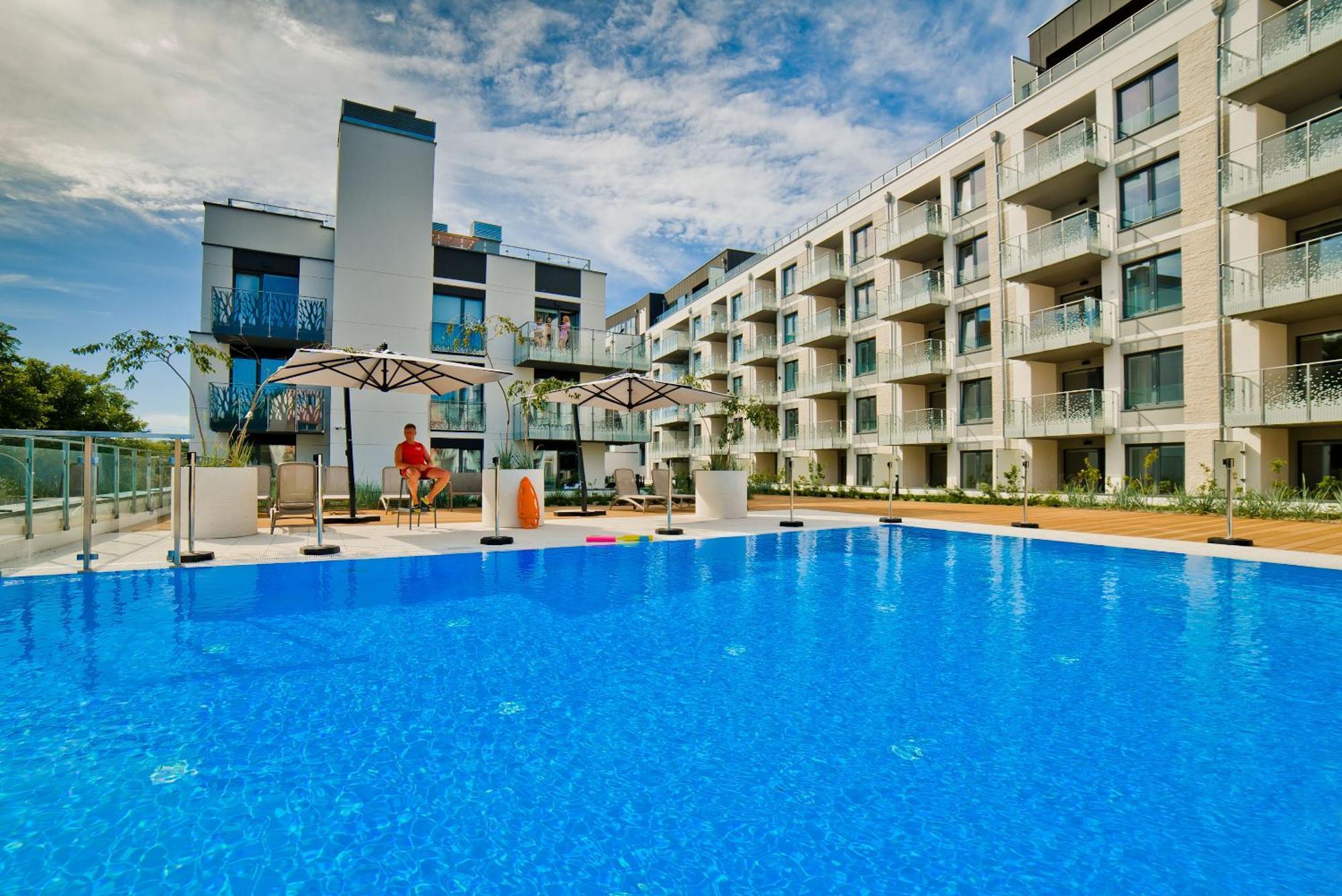 Porty B103 Nadmorskie Tarasy Pool Sauna Parking كولوبرزيغ المظهر الخارجي الصورة